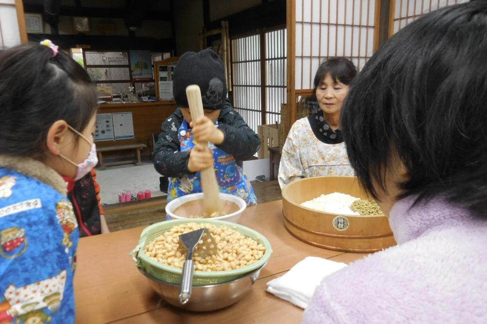 森の味噌作りを実施しました！