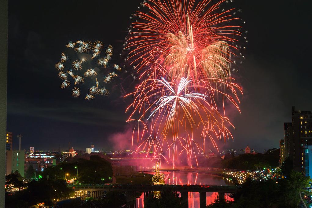 8月1日（土）に市内でサプライズ花火を打ち上げます！