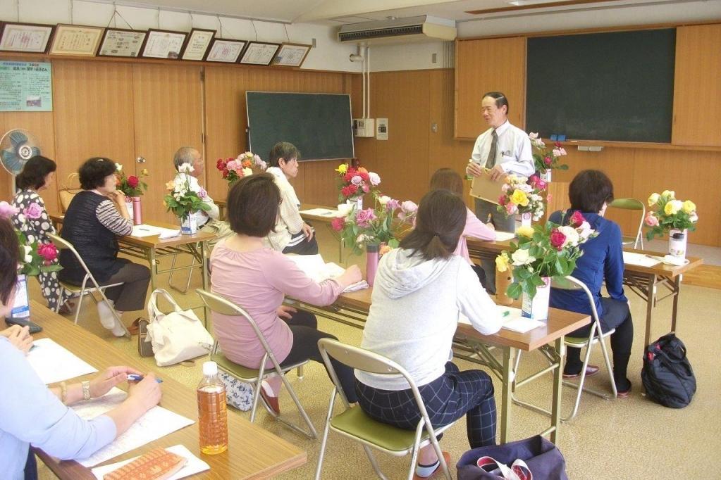 9月のバラ教室は中止です。