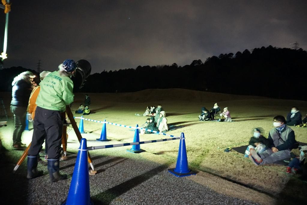 星の観察広場夜間開放を行ないました。