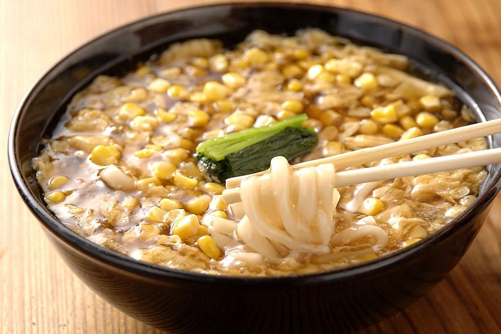 温かくて美味しいおかざきめし「もろこしうどん」をご紹介します。