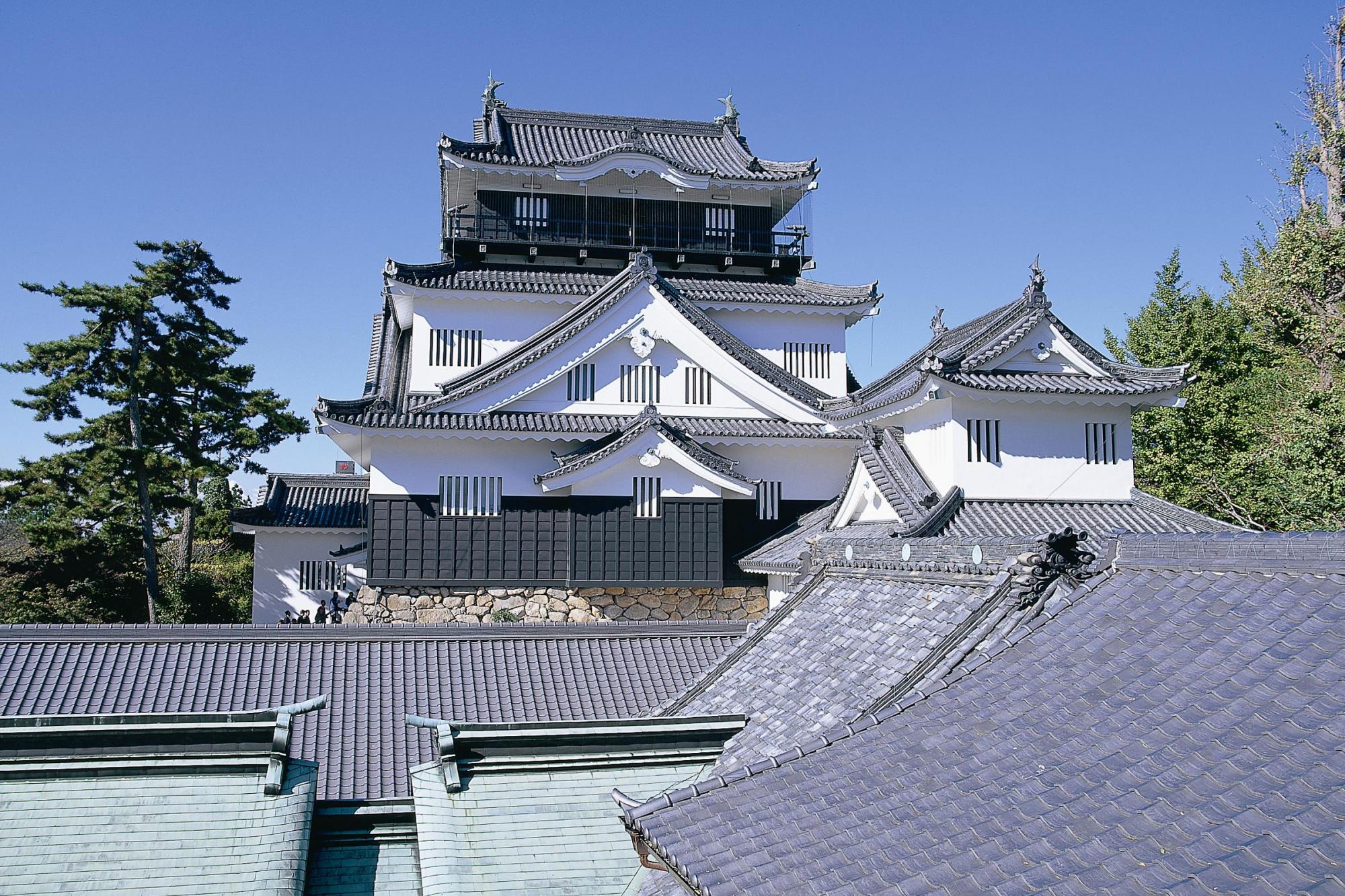 岡崎城公園バス駐車場は1月14日（土）から営業再開します。