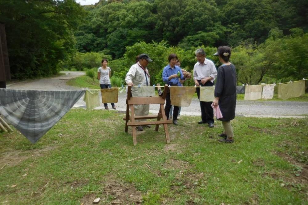 風にそよぐ染め物たち