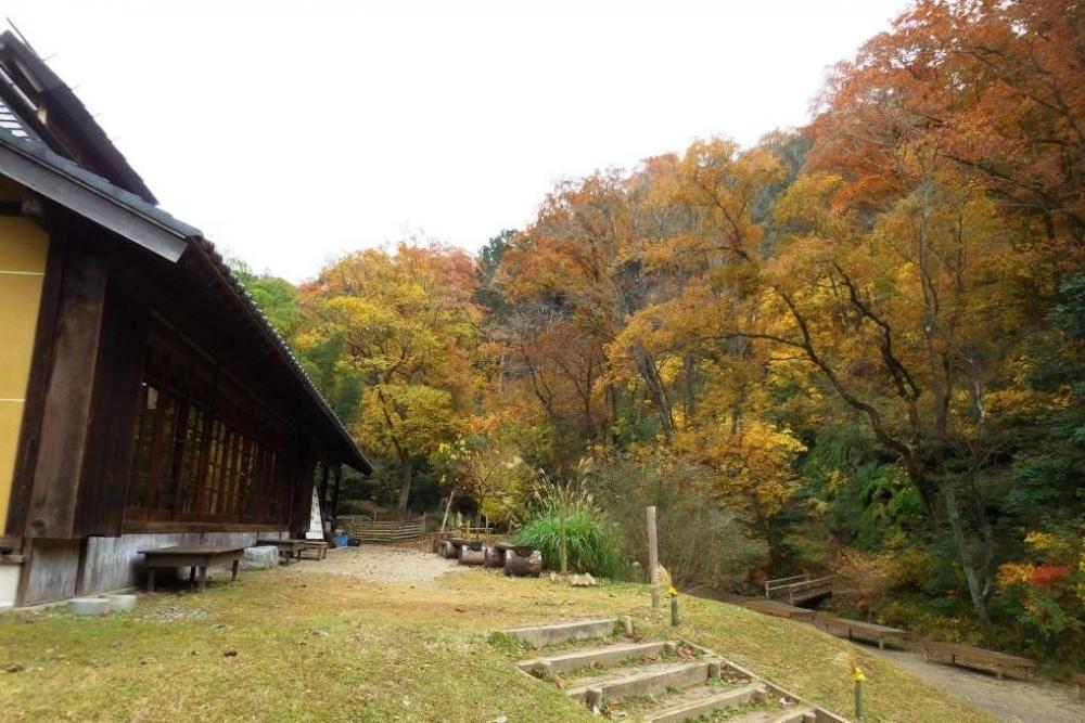 紅葉間近の管理棟