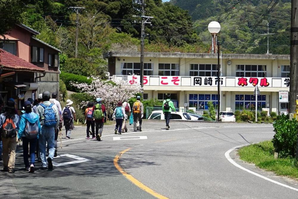 無事ホタル学校まで戻りました