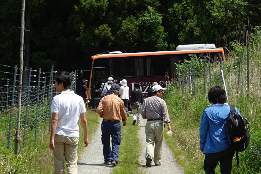 産湯の滝の入り口前