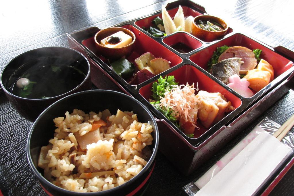 奥殿陣屋金鳳亭「竹の子弁当」（数量限定）