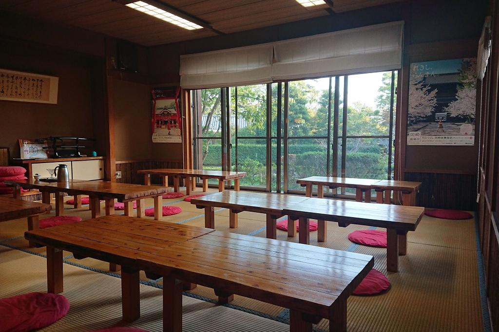 座敷／椅子席もあります