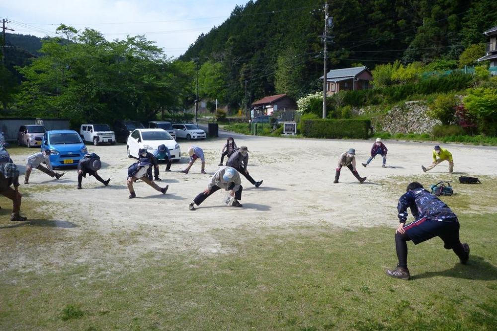 まずは全員で準備体操！