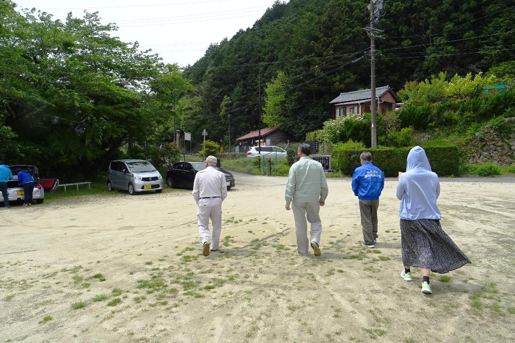 鳥川地区内のカワニナの様子を見にいきます！