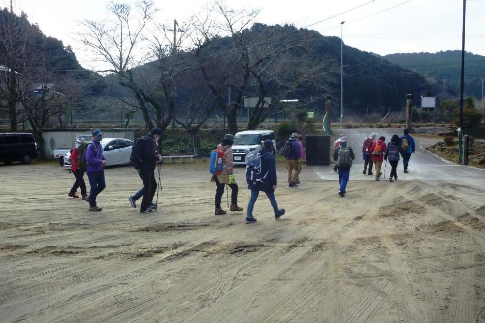 ホタル学校を出発！登山道まで約25分