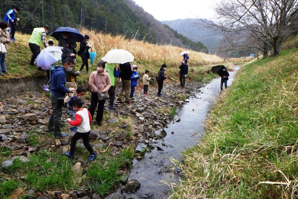 それではみなさん、放流の準備をお願いします！