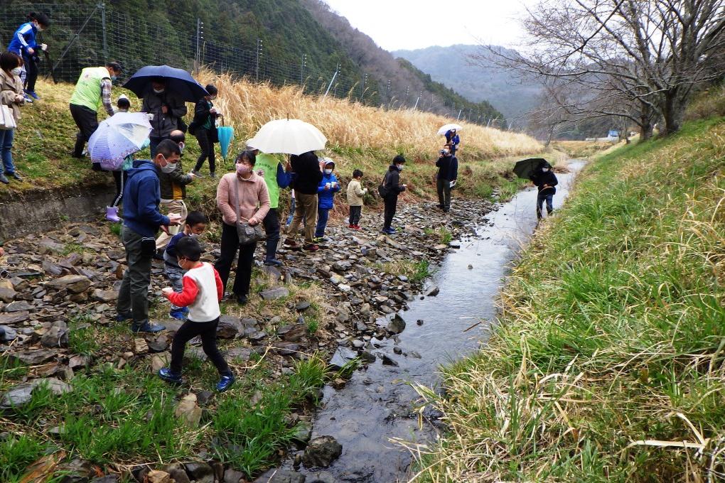 それではみなさん、放流の準備をお願いします！