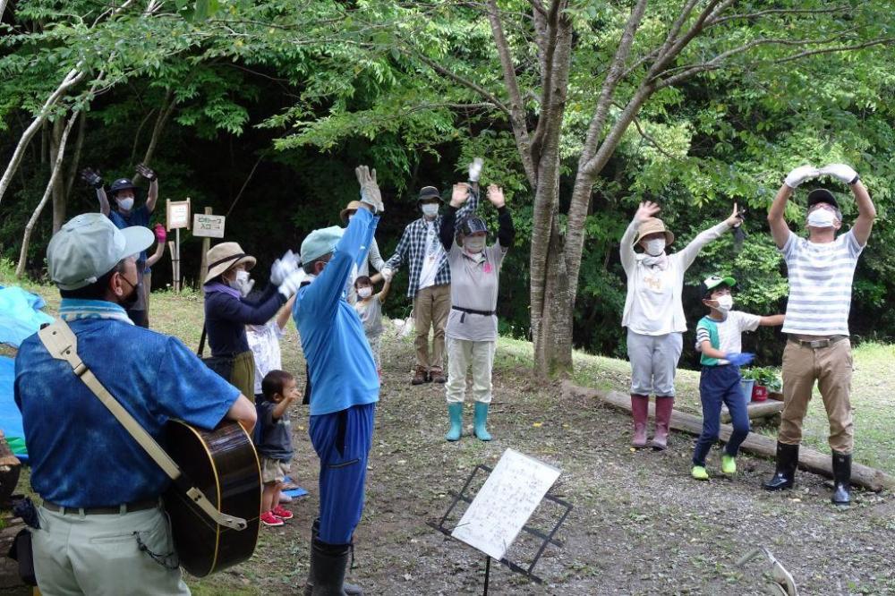 「手のひらを太陽に」を大合唱！