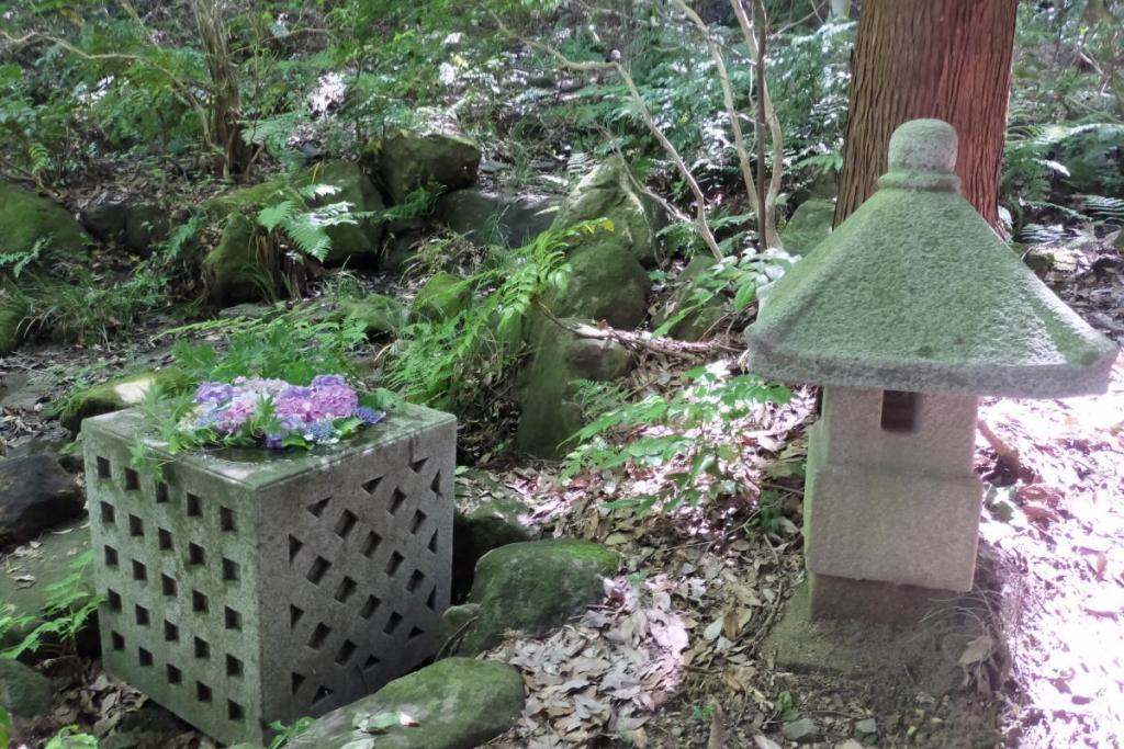 銀閣寺形手水鉢