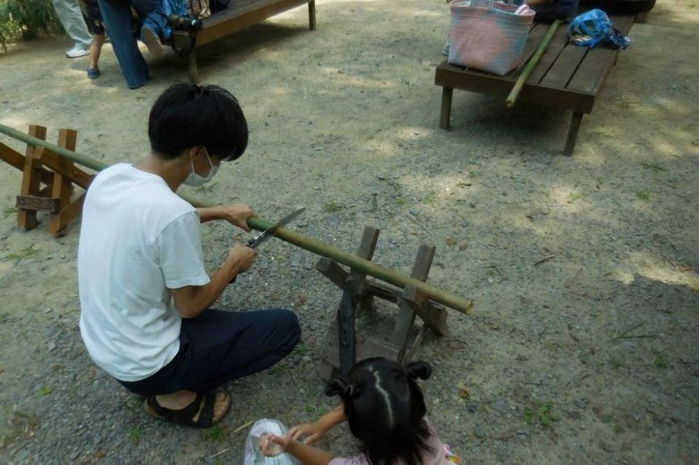 夏の水祭り第１弾 竹水鉄砲づくり 的当て大会 を実施しました 新着情報 おかざき自然体験の森 水とみどりの森の駅 岡崎おでかけナビ 岡崎市観光協会公式サイト