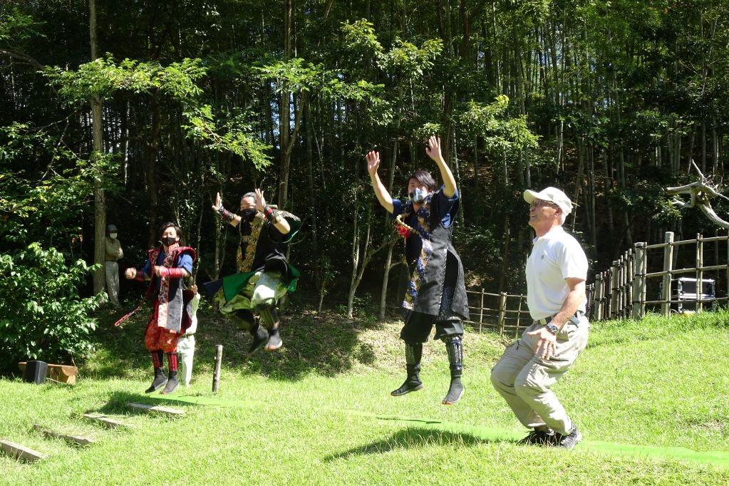 これ「カエルだって」のジャンプシーン。