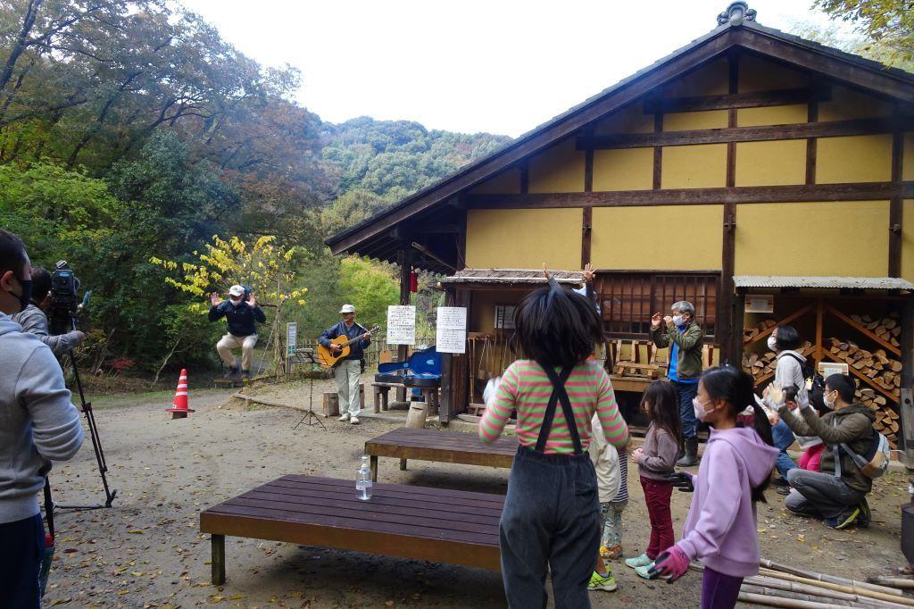 「手のひらを太陽に」を高らかに！そしてジャンプ！！