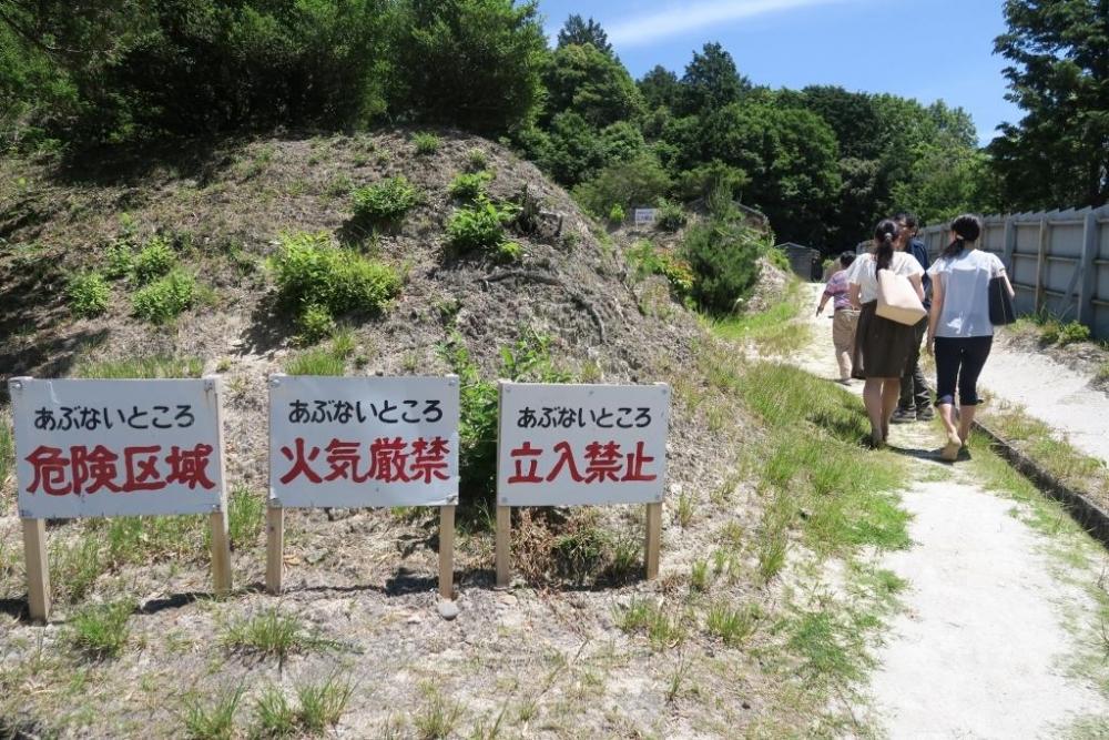 作業場のいたるところに看板が