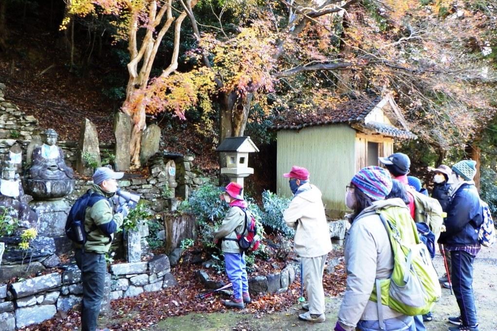 「慈徳院」の釈迦三尊像