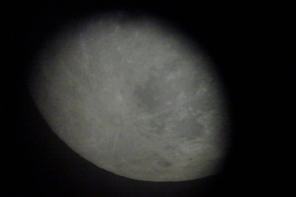天体望遠鏡でみる「月」