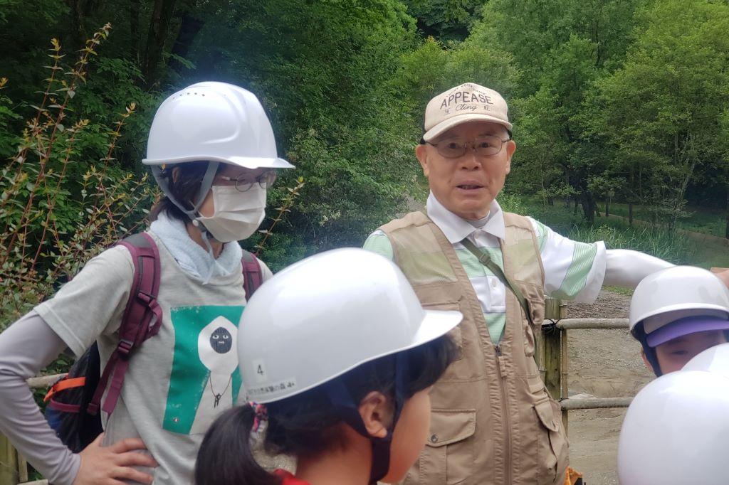 各班ごとにきこりの会の方から説明を受けます