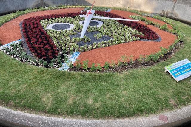 2023年9月15日（金） 小学生が考案したデザインの花時計が完成しました