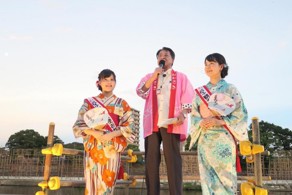 花火大会では、開幕のカウントダウンをしました