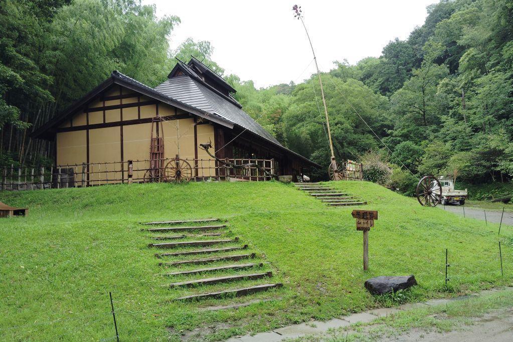 250年前の古民家を移築した管理棟（イベント開催日以外は館内でゆったりくつろぐことができます。飲食も可能です。）