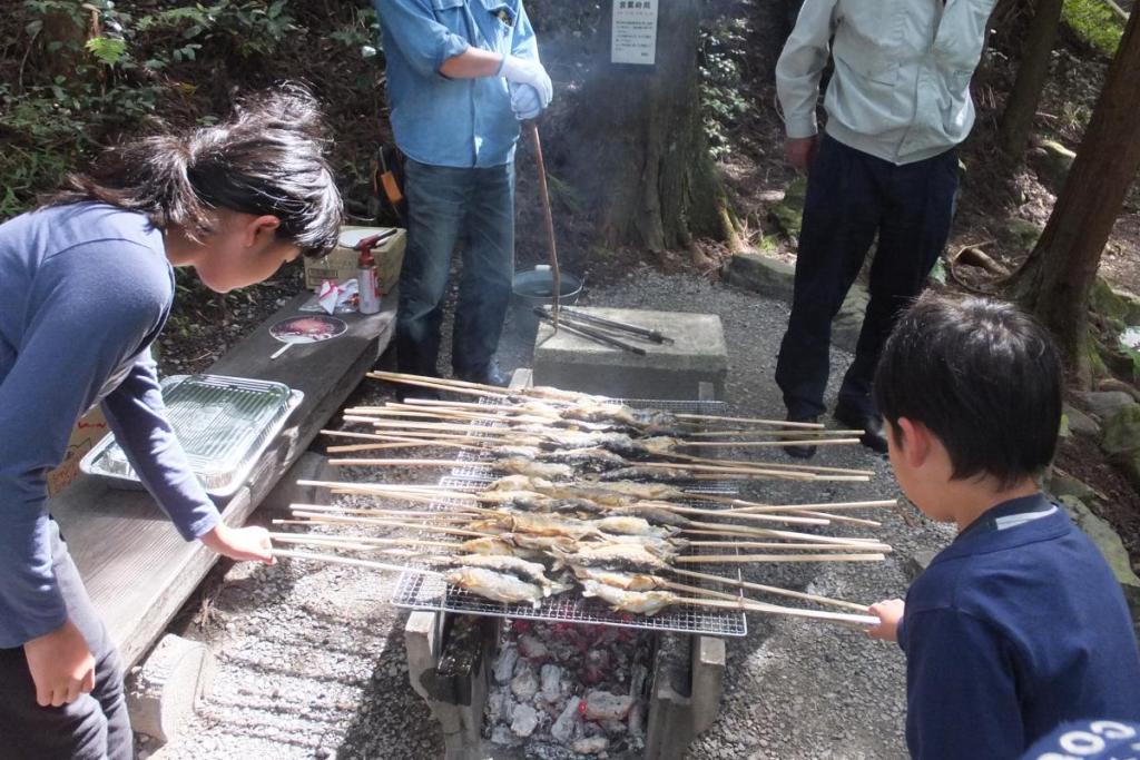 焼き魚の香りは最高ですね