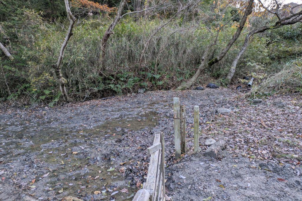 ビトープ上部に流入部（まだ残っています）