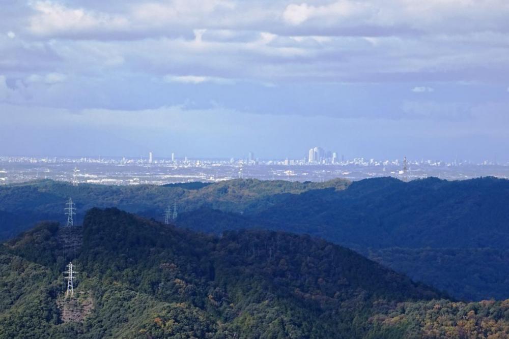 鉄塔から名古屋方面を望む