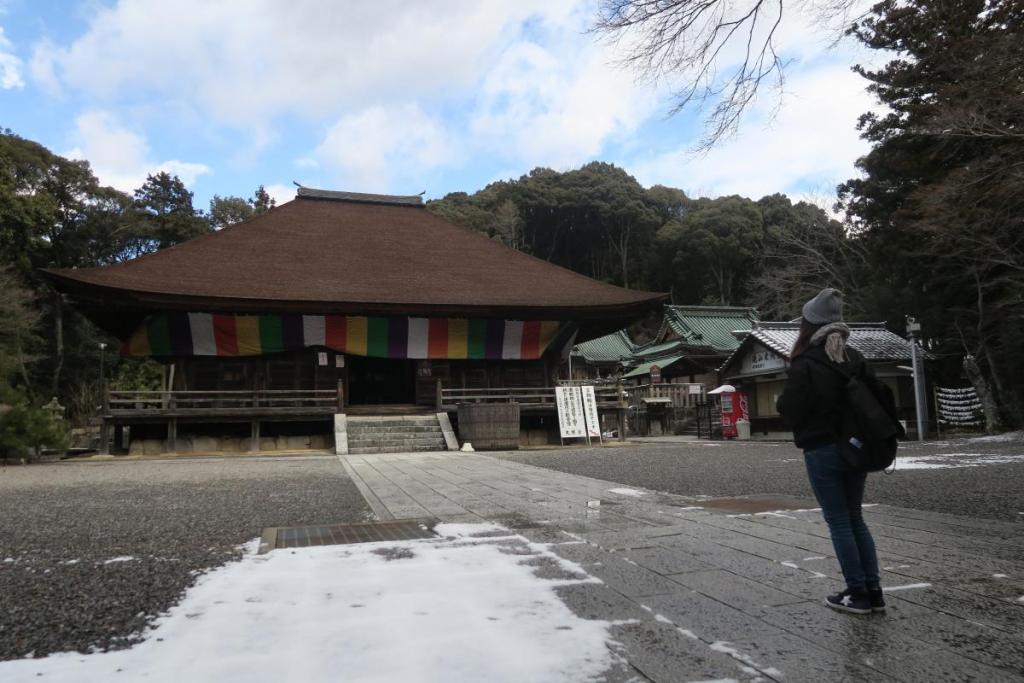 右手奥は、滝山東照宮です