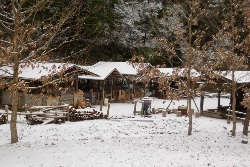 山奥の寒村のような趣があります