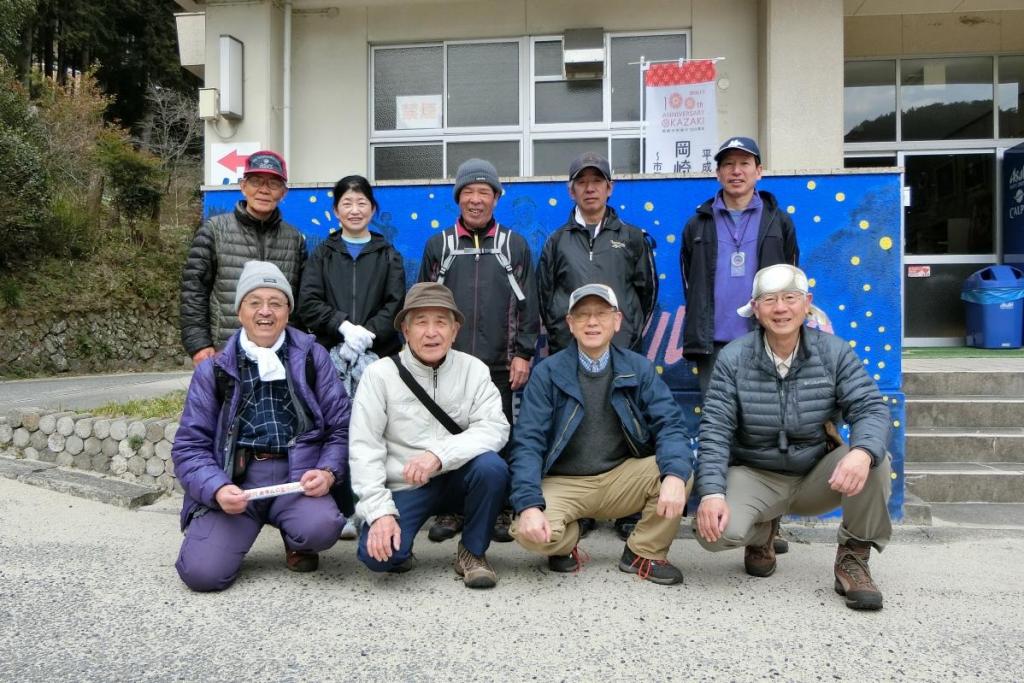 前列左から2番目が発起人の松本吉央さん