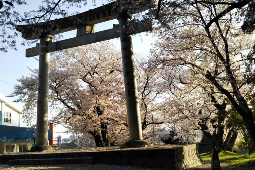 八柱神社（鳥居）