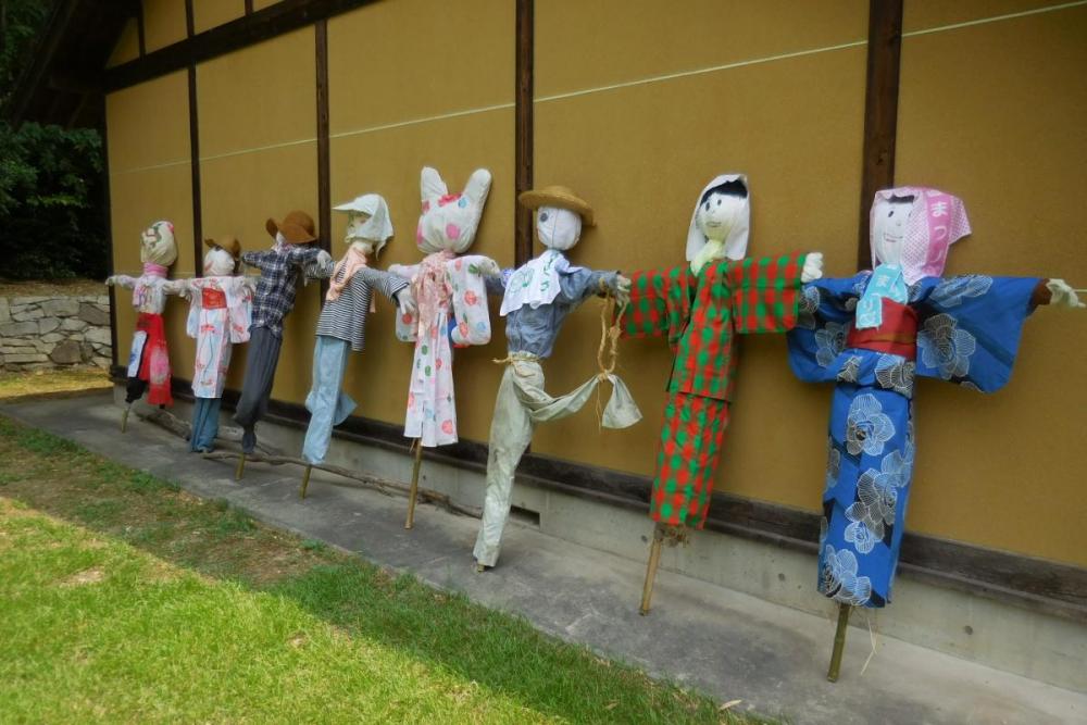 昔ながらの稲作体験 かかし作り を実施しました 新着情報 水とみどりの森の駅 岡崎おでかけナビ 岡崎市観光協会公式サイト