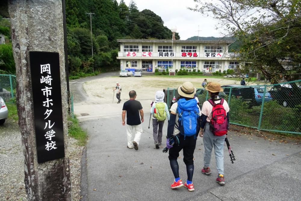 ホタル学校へ到着です