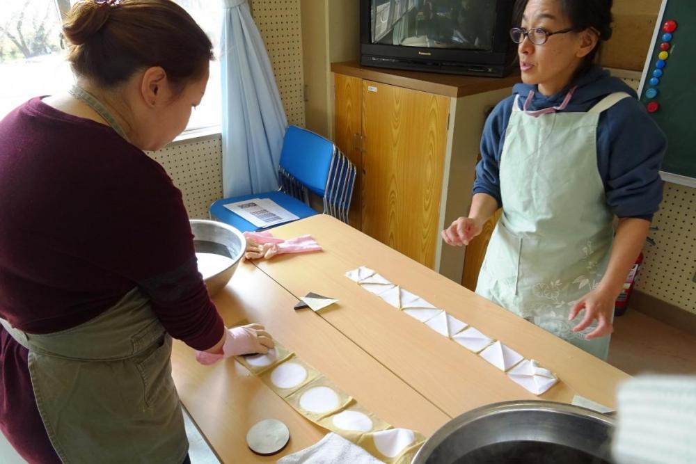 一度板を外して、別の形や位置で絞めなおす