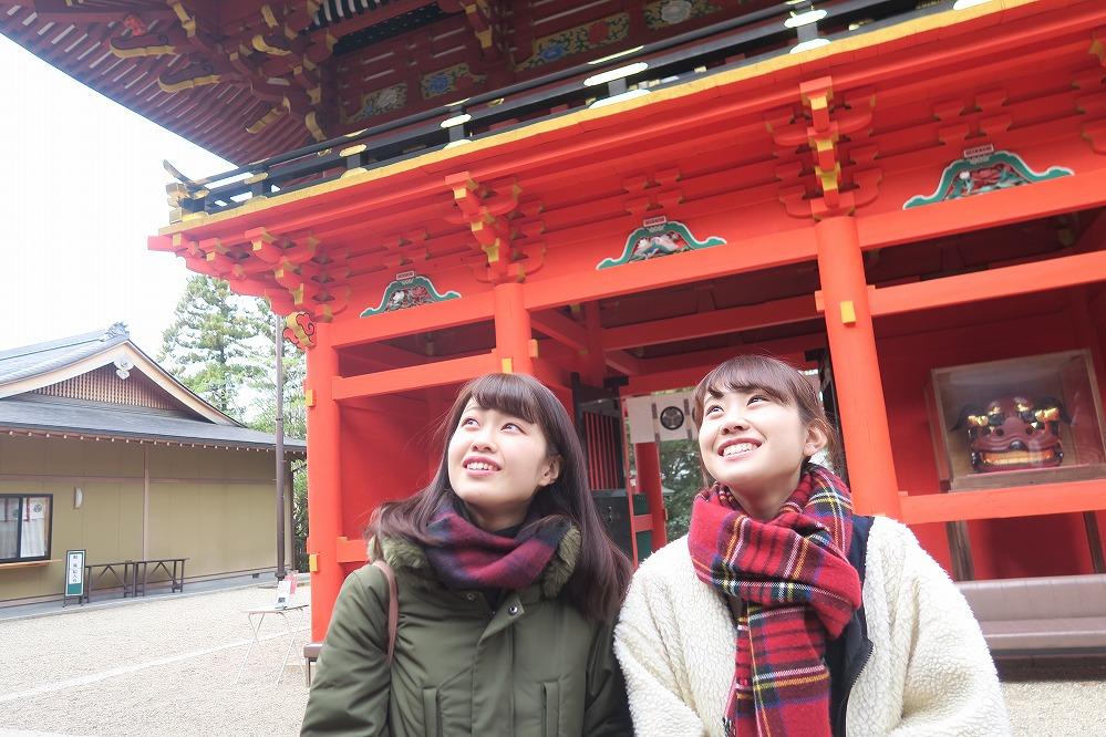 六所神社☆朱赤が鮮やかです