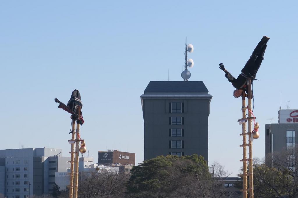 岩津消防団のみなさんの「はしごのぼり」