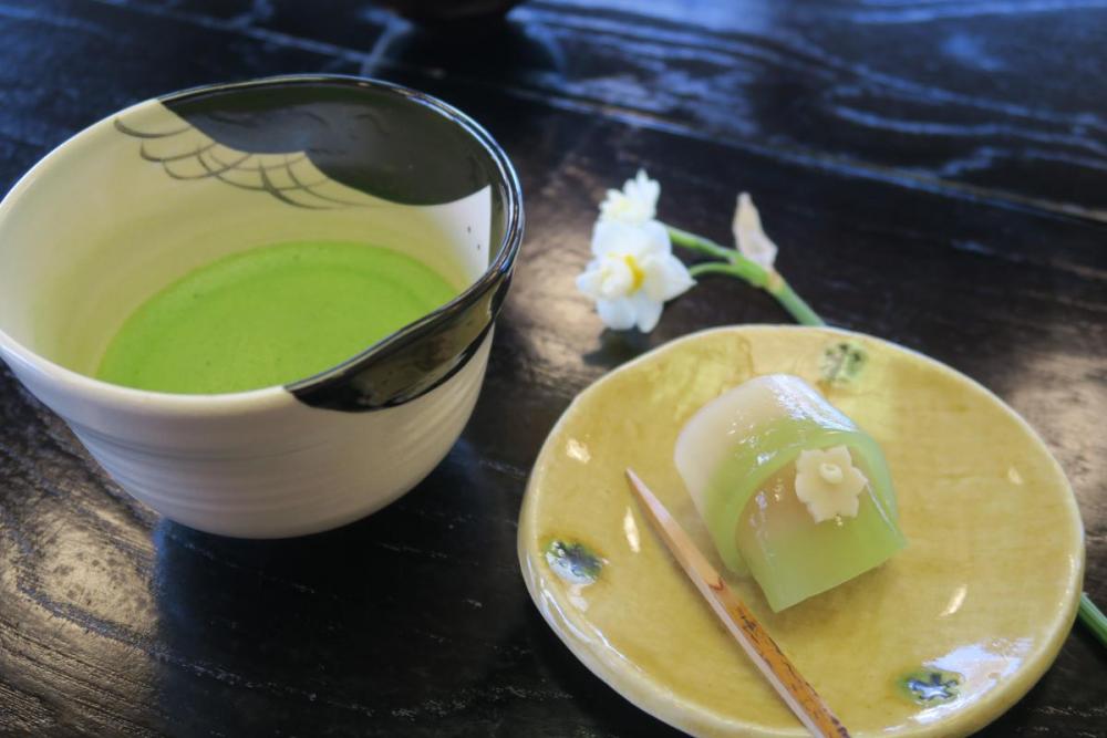 お抹茶とお菓子