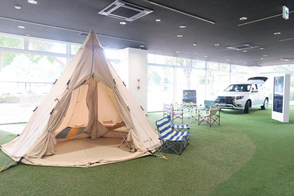 キャンプを連想させるような室内デザイン