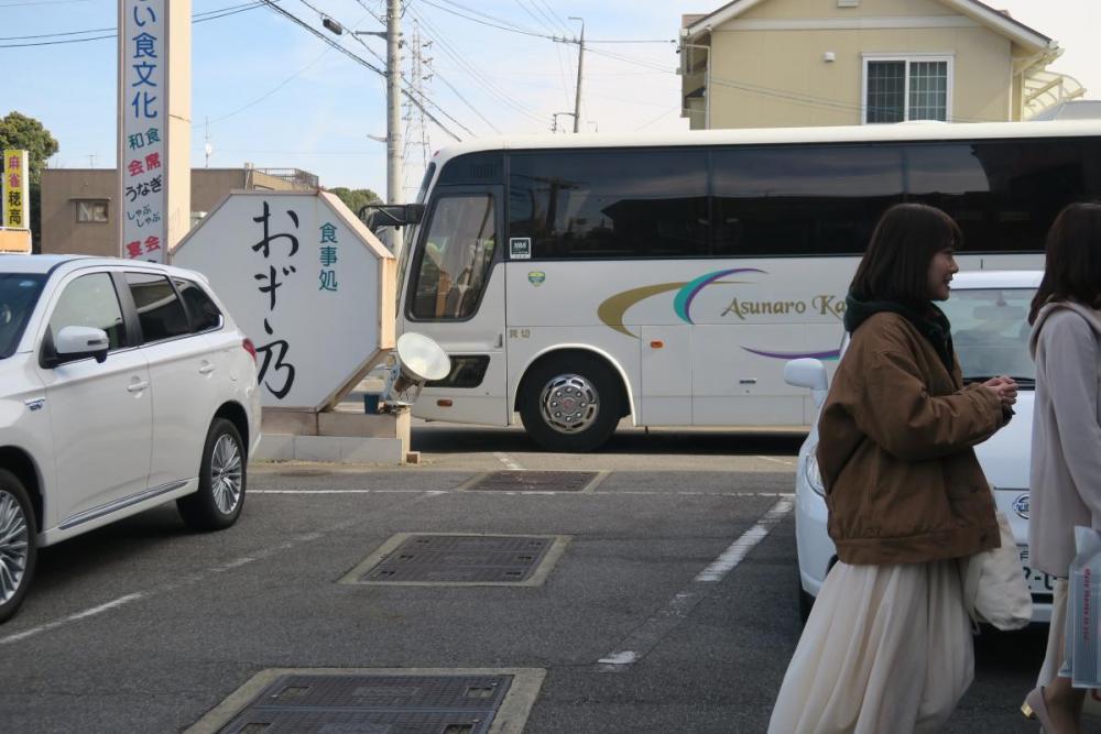 大型バスも駐車できます！