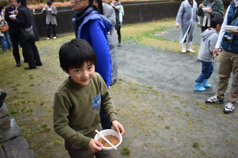 おなかもペコペコ。やっと食べれるぞ！