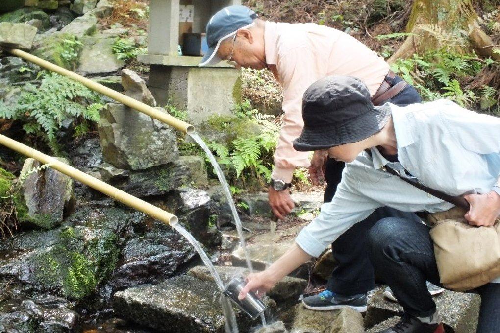 冷たく透き通った「延命水」は一番人気