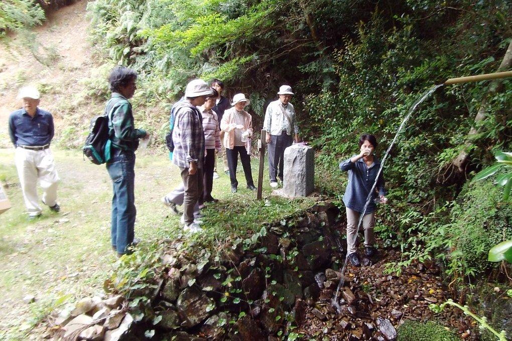 秘境の名にふさわしい「産湯の滝」