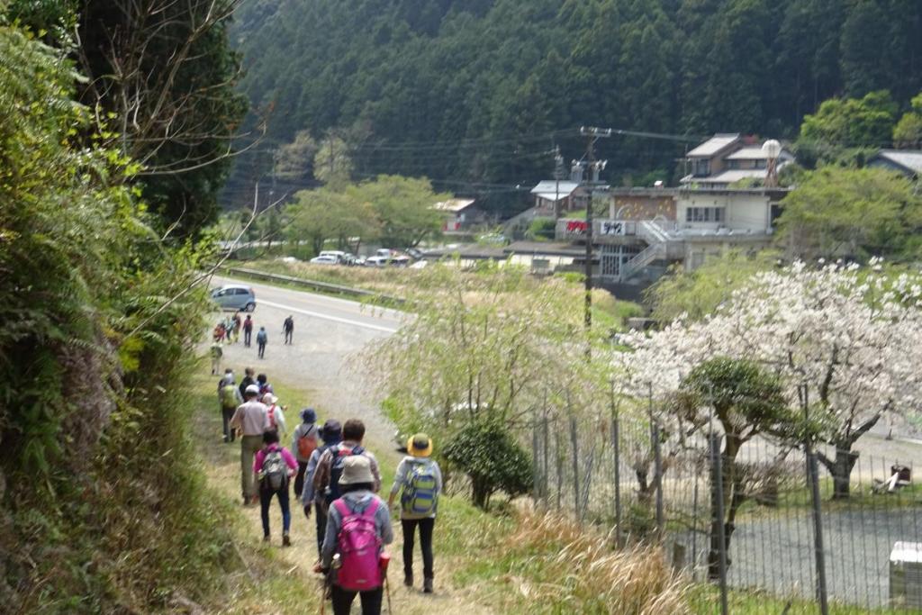 ホタル学校に帰着