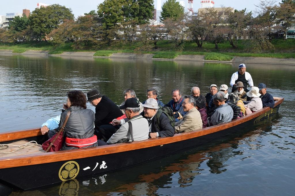 岡崎城下舟あそび「渡し舟」