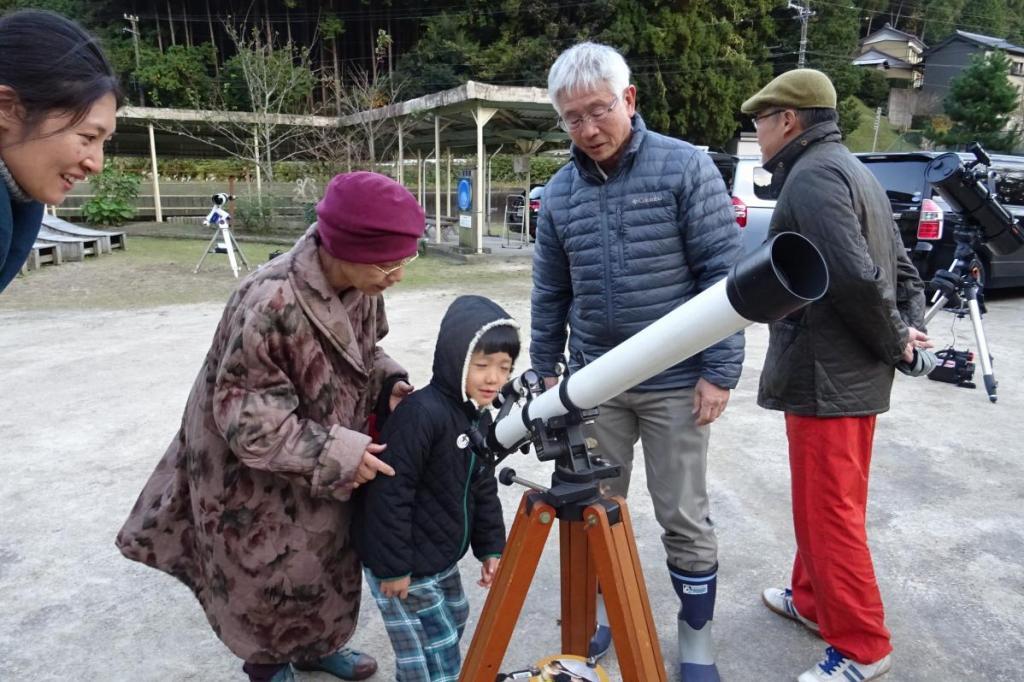 天体望遠鏡使い方教室（ホタル学校にて）